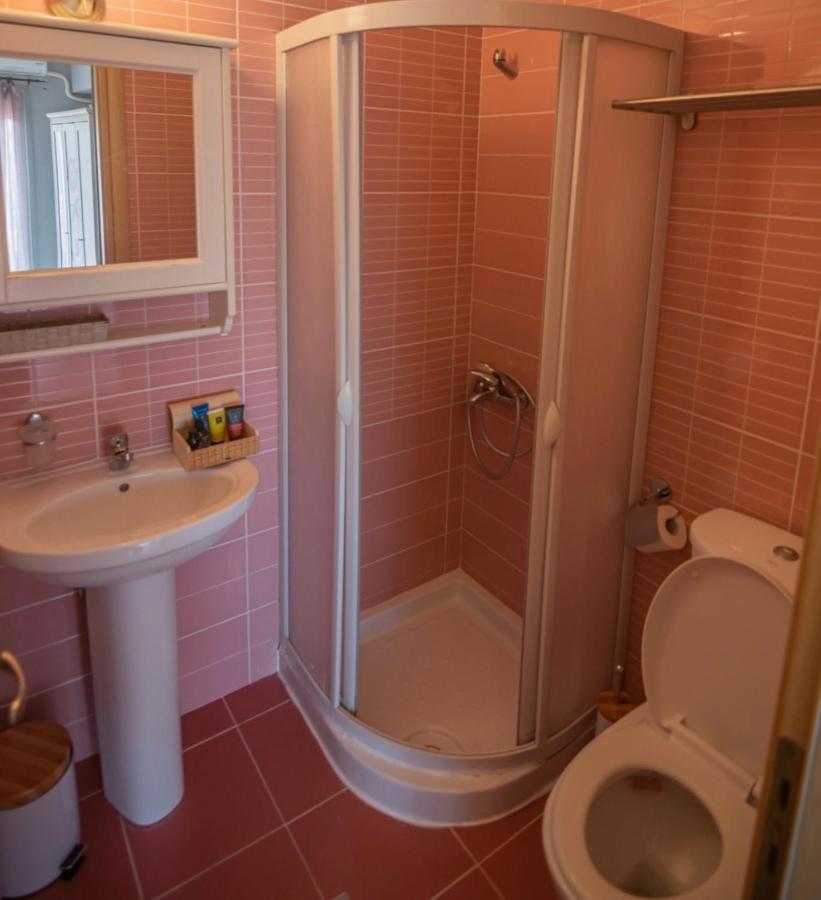 To Mikro Boutique Apartment Lefkada City Екстер'єр фото